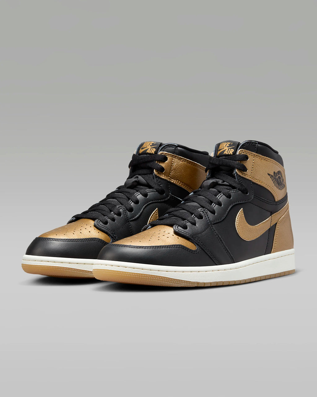 Air Jordan 1 Retro High OG "Black and Gold"